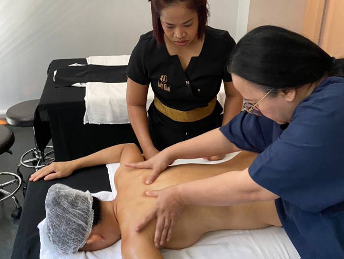 Cupping Therapy training at Nuad Thai School