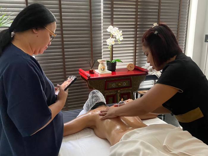 Cupping Therapy Massage equipment and technique