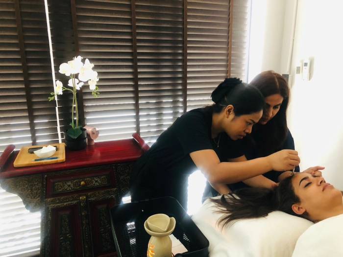 Head Spa Massage training at Nuad Thai School