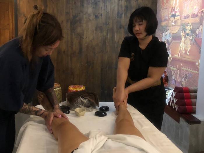 Hot Stone Massage training at Nuad Thai School