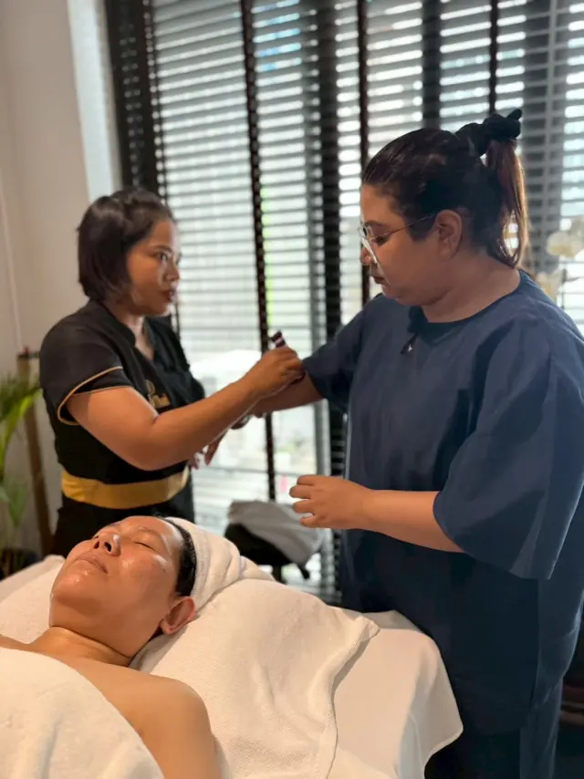 Facial massage technique briefing