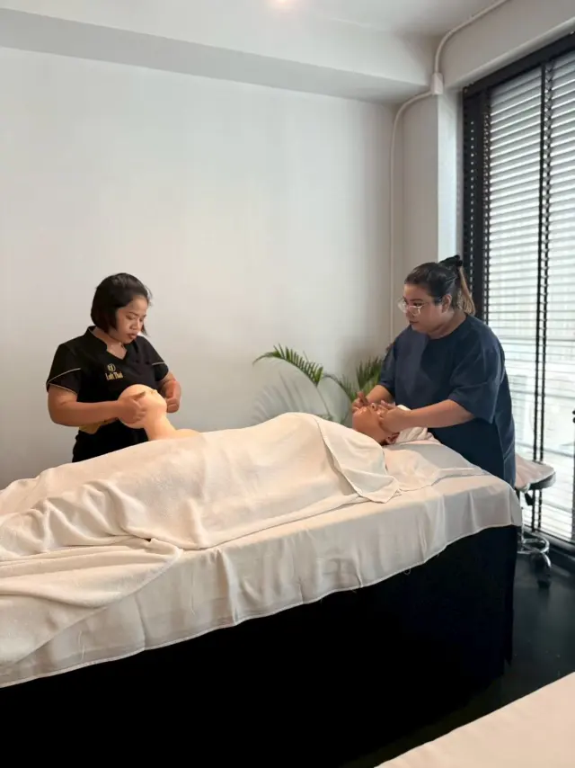 Mannequin and client practice