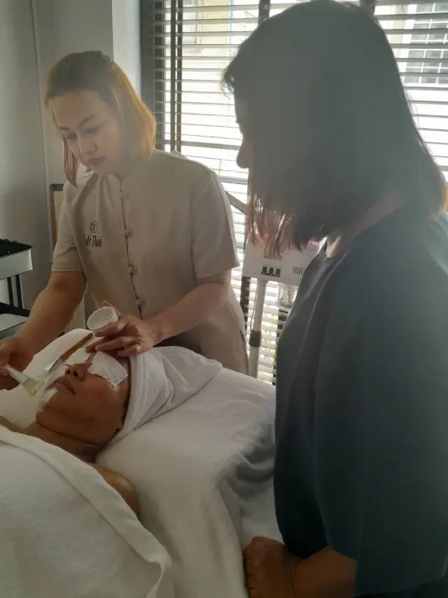 Cream application demo