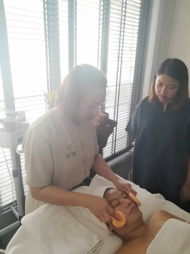 Gua sha cheek movement