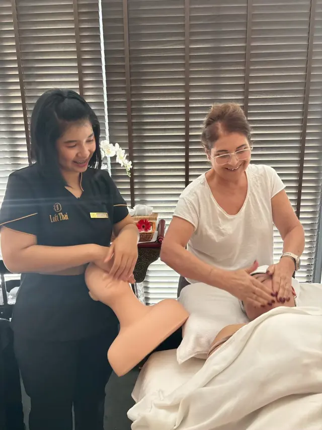 Facial massage coaching