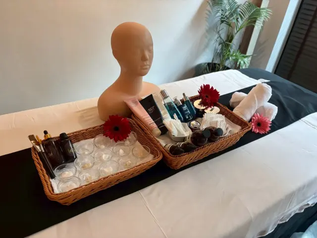 Facial product station