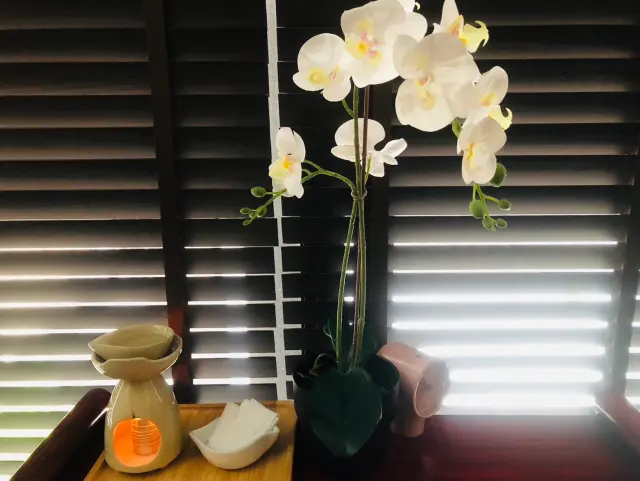 Head massage room setup