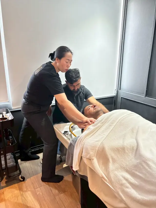 Two-student head spa coaching
