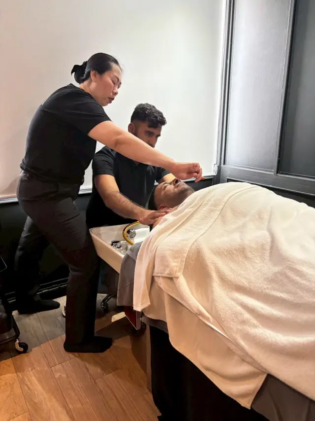 Aroma and facial point guidance