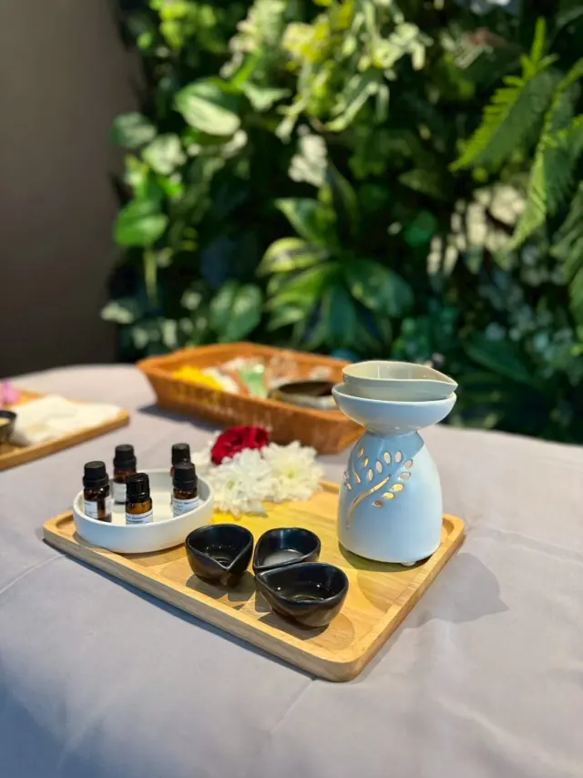 Aroma oil station