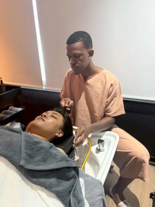 Scalp comb finishing step