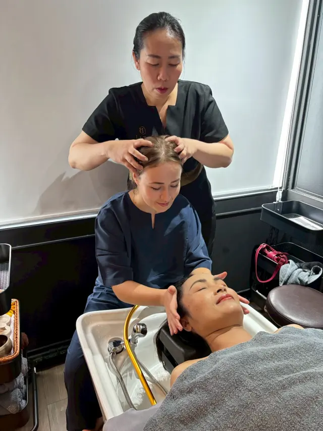 Ear and hairline technique coaching