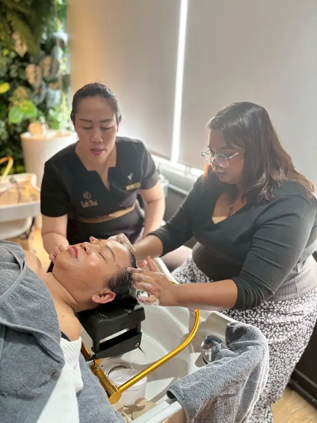 Foaming scalp massage practice