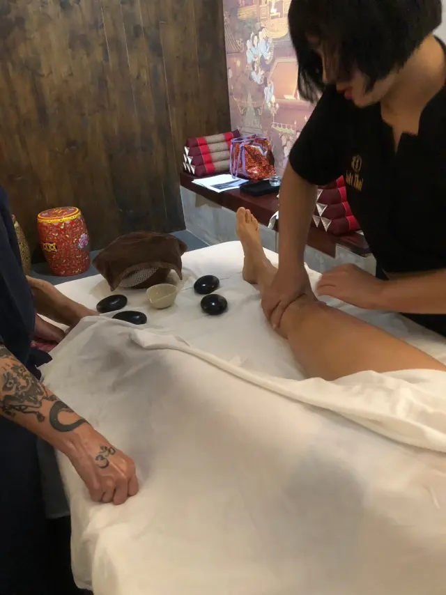 Leg setup with hot stones