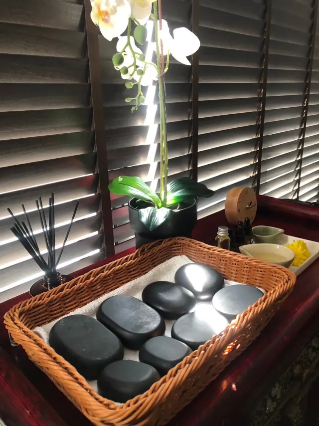 Hot stone kit display