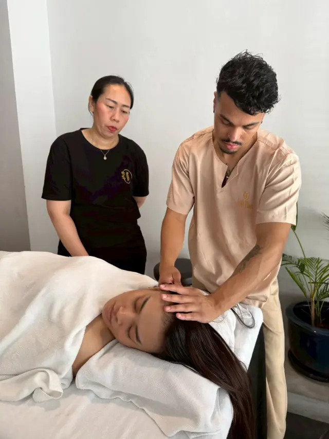 Forehead pressure technique