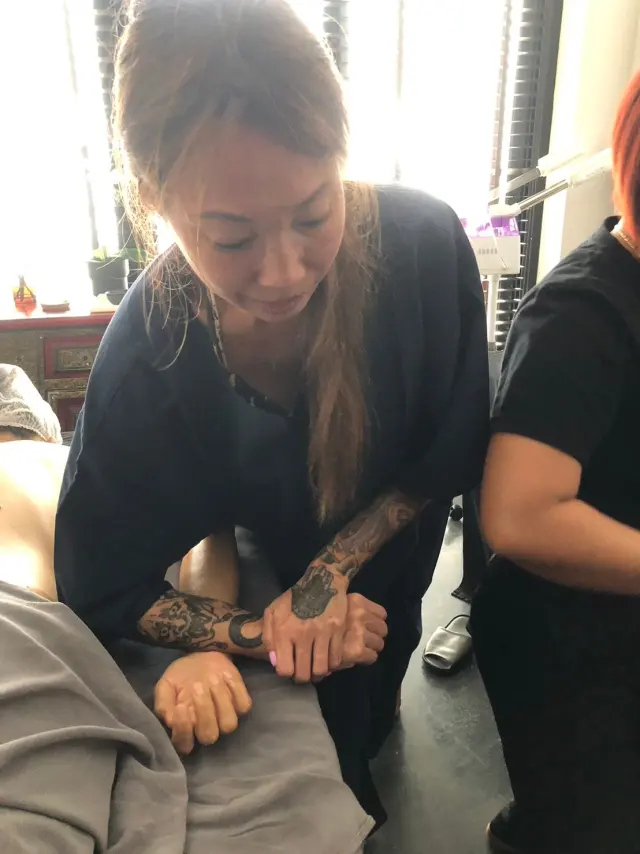 Wrist support demonstration
