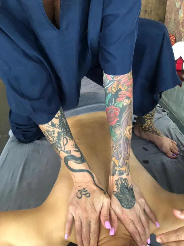 Back-line palm pressure