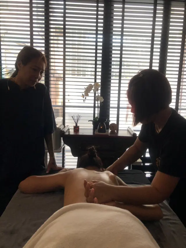 Back massage supervision