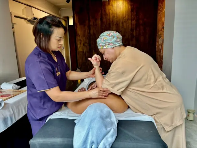 Supported arm release