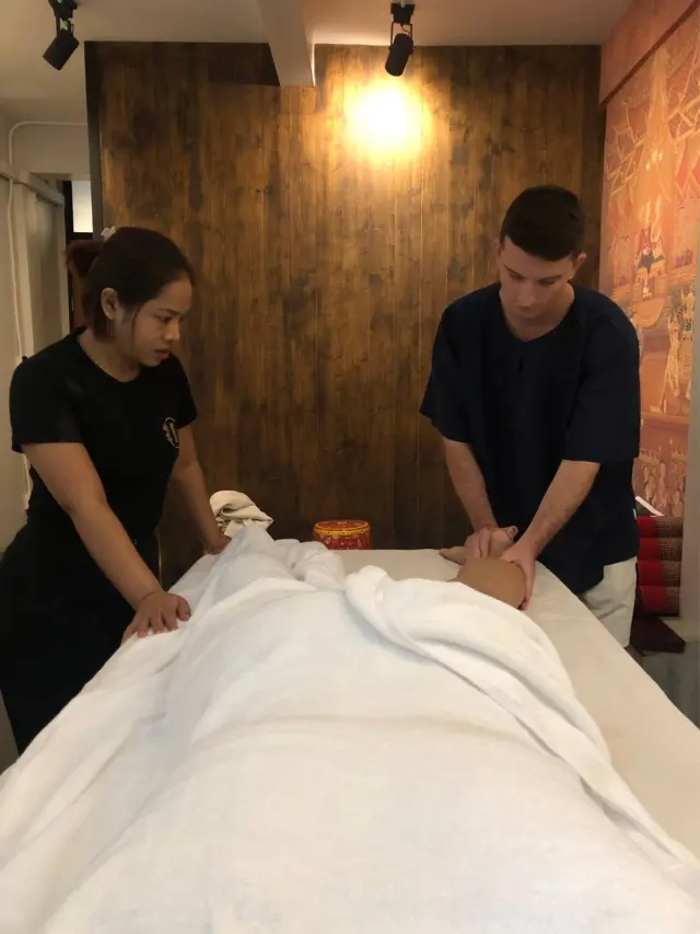 Lower-leg oil massage