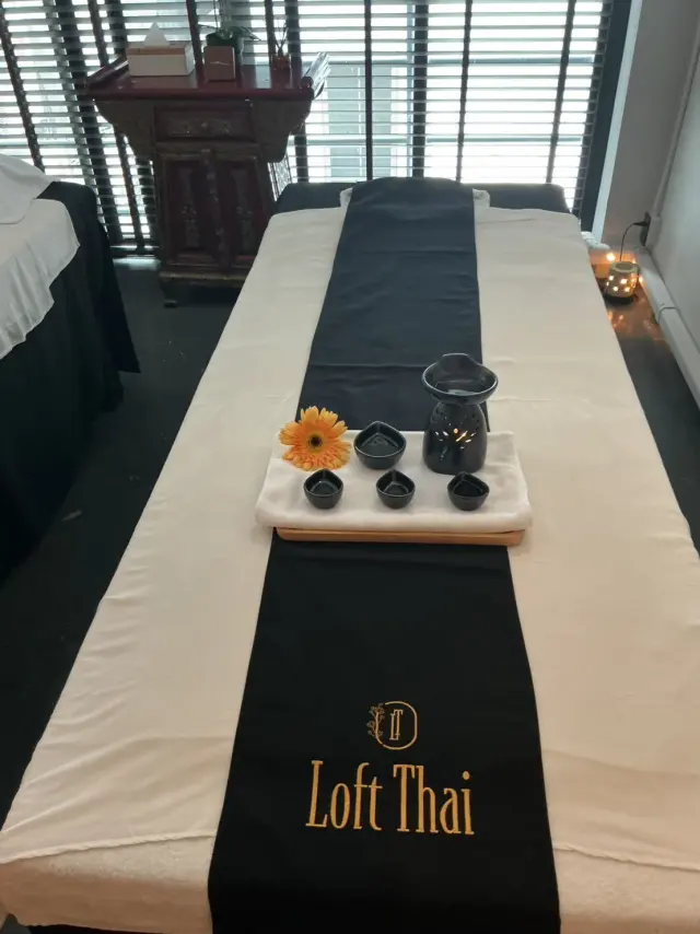 Aromatherapy table preparation