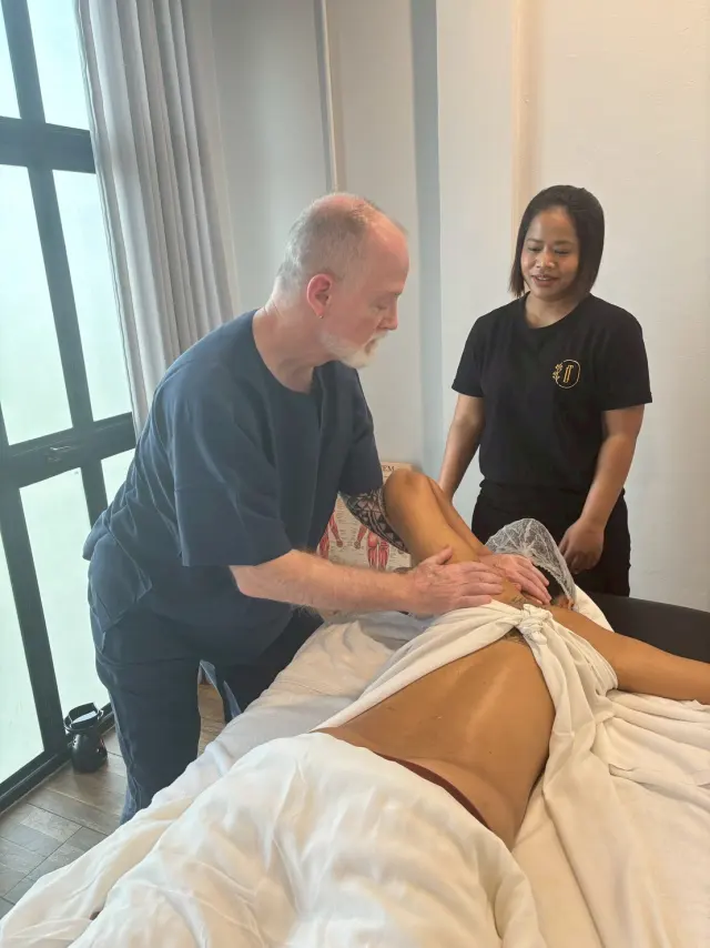 Upper-back pressure demonstration