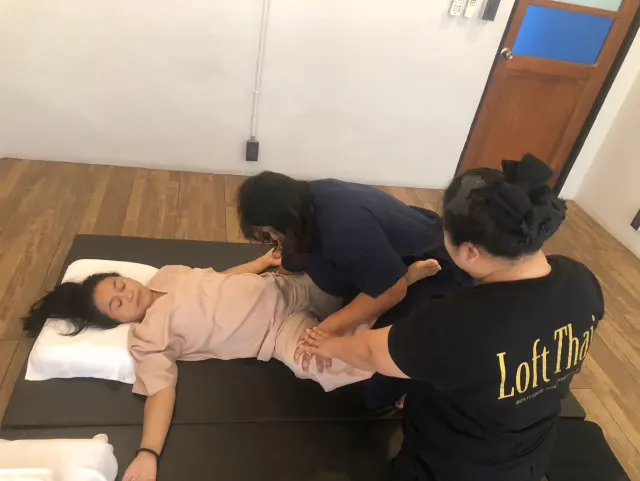 Two-person leg support