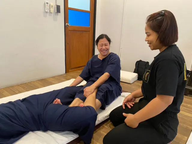 Seated leg compression coaching