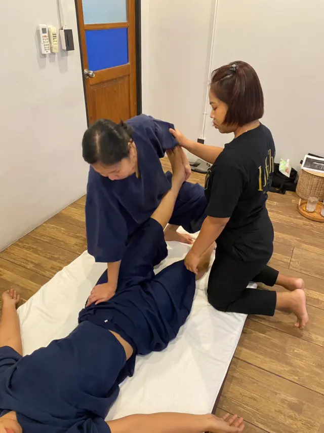 Assisted leg lift setup