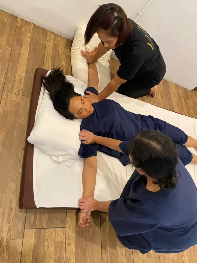 Shoulder and arm release