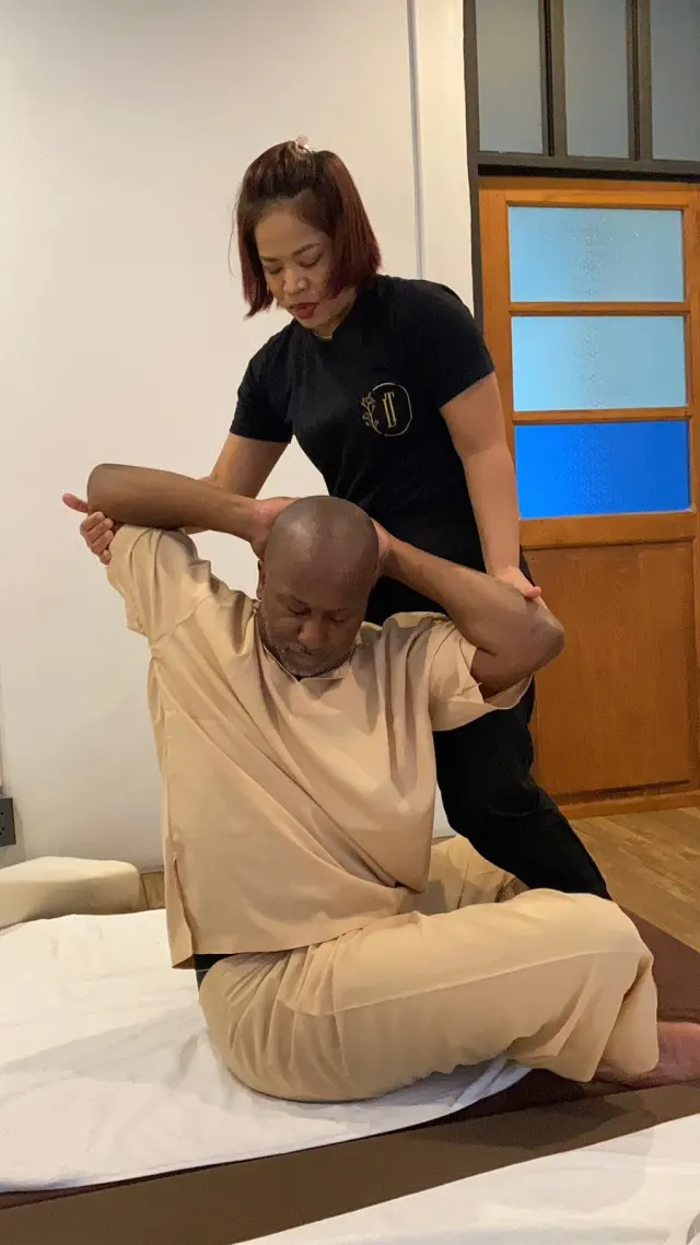 Seated shoulder setup