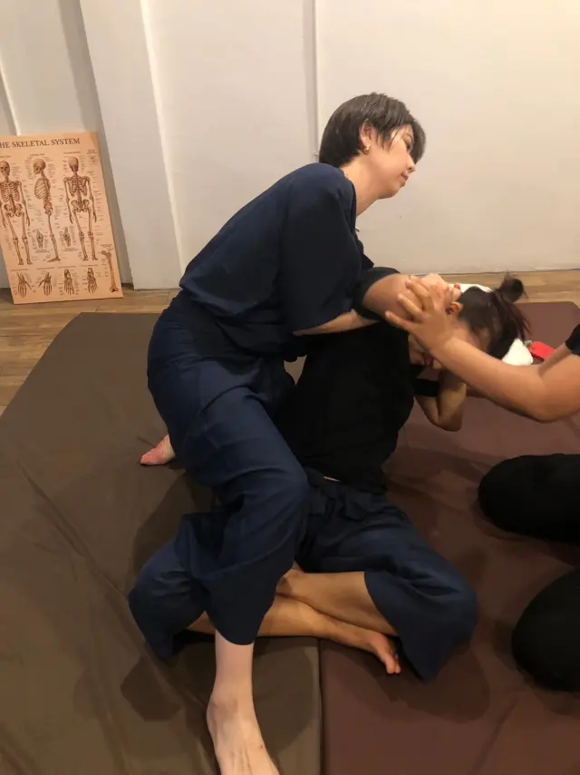 Deep seated stretch