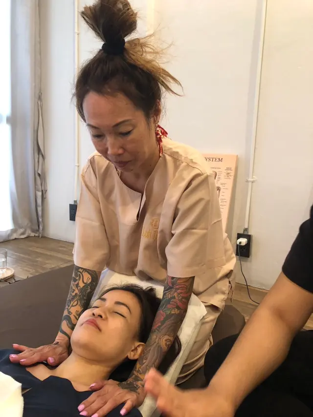 Supine chest pressure