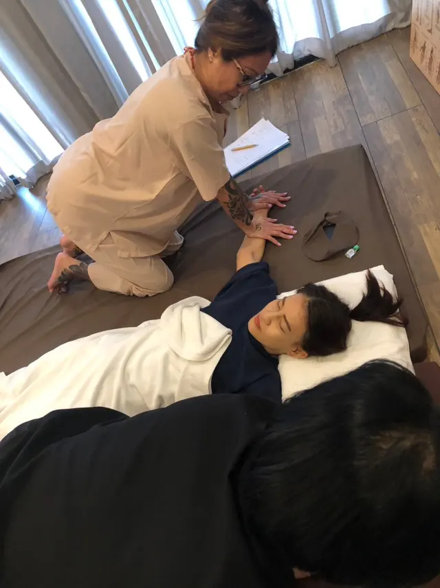 Supine arm pressure