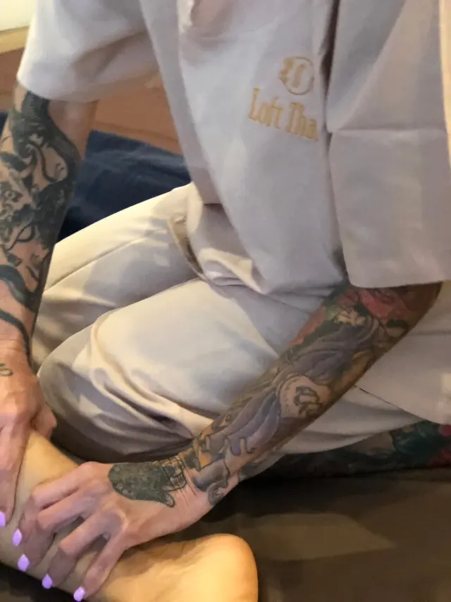 Lower-leg hand placement