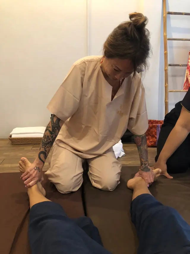 Double leg hold