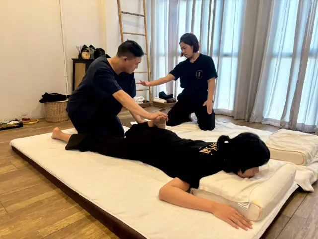 Prone arm stretch setup