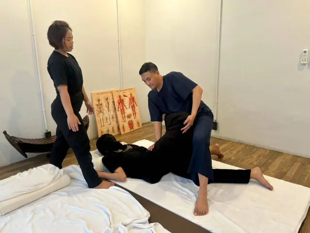 Prone leg lift coaching