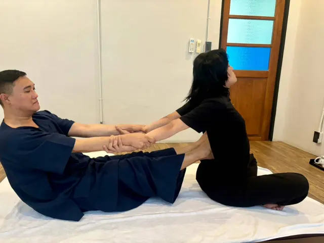 Seated traction stretch