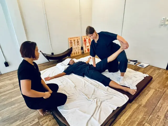 Assisted leg stretch review