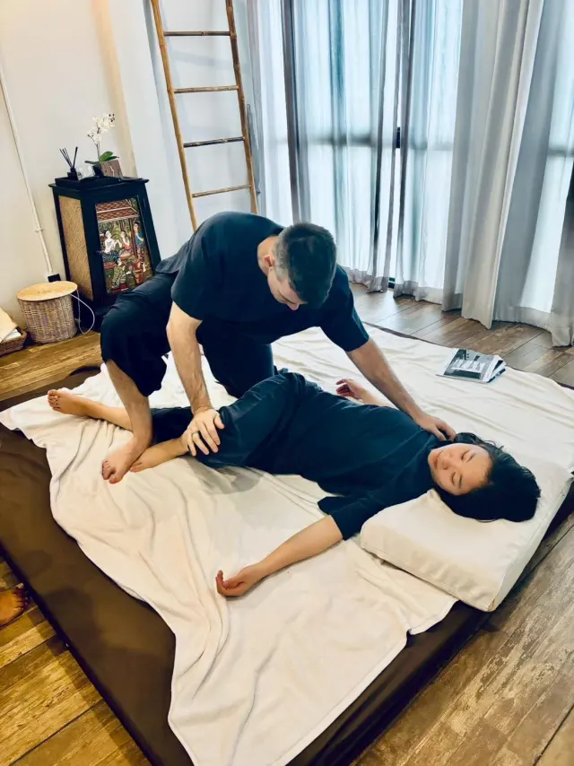 Side-position hip alignment