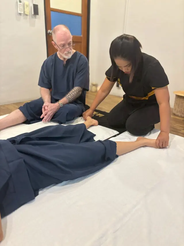 Seated neck release technique
