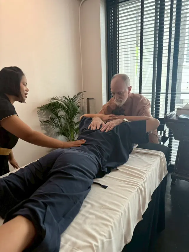 Prone back pressure with assistant