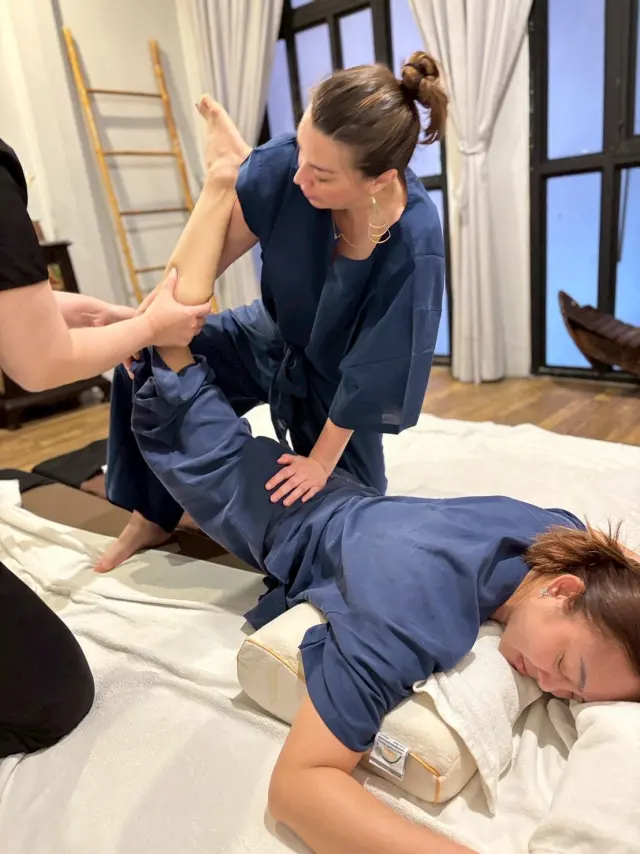 Prone leg lift coaching