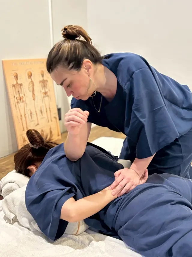 Side-lying back pressure practice