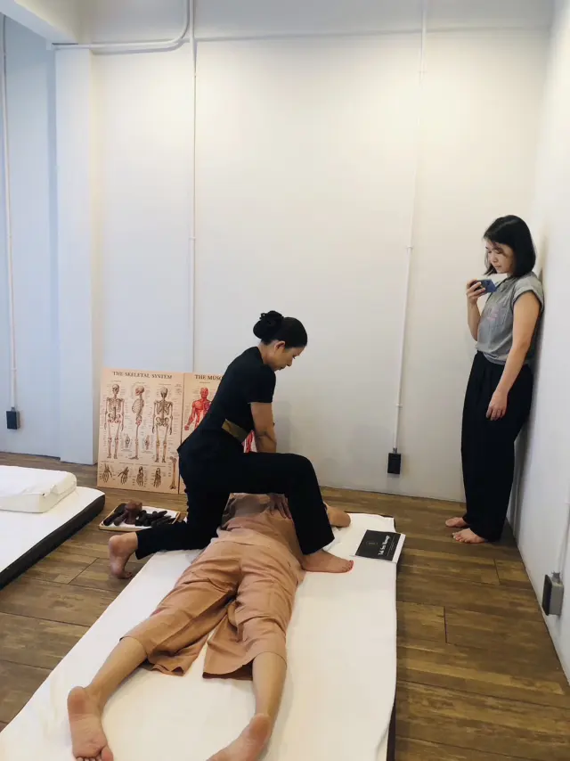 Prone back demonstration