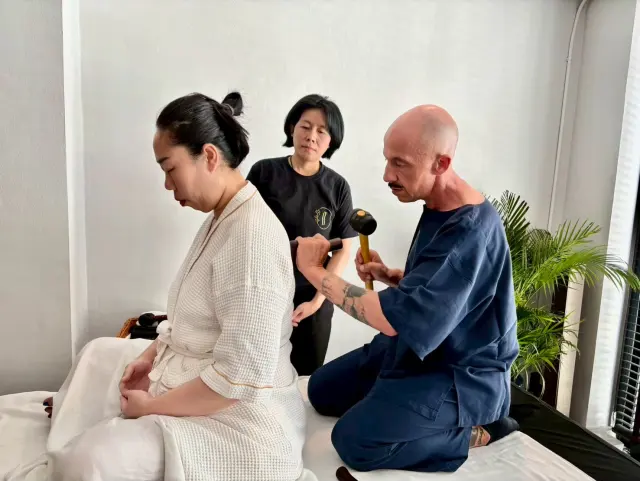 Upper-back Tok Sen coaching