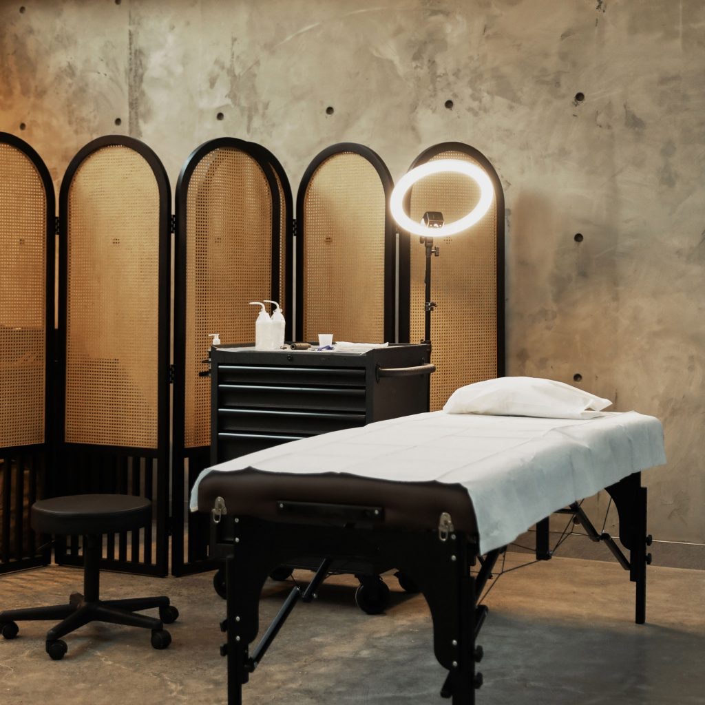 So gönnen Sie sich zu Hause eine Gesichtsmassage
