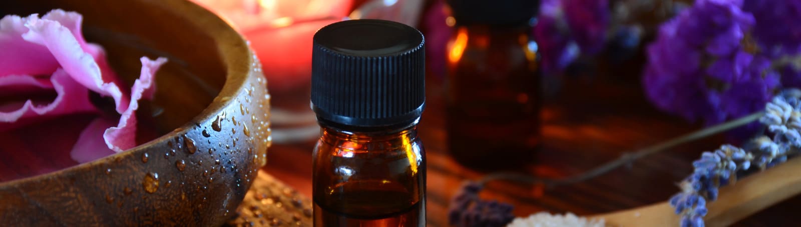 Thai-Massage und Aromatherapie: Verbesserung des Erlebnisses mit ätherischen Ölen